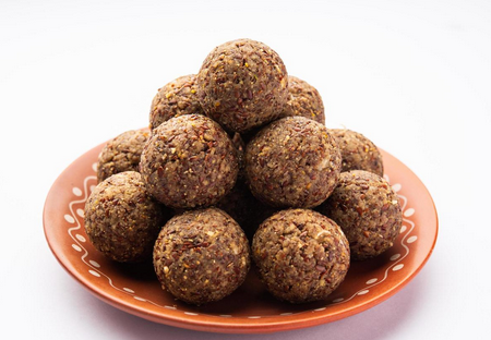 MINAPA BELLAM  SUNNUNDALU CALORIES IN ONE LADDU